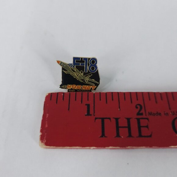 Vintage F 18 Hornet US Navy Fighter Jet Pinback Pin USN Militaria Rare Aviation - Picture 6 of 7